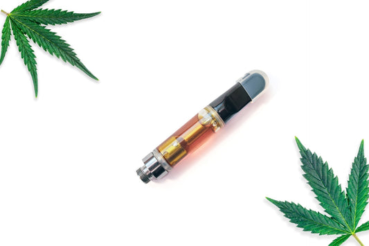 Sleek Cake disposable weed pen with ceramic heating and premium cannabis oil for smooth, potent hits.